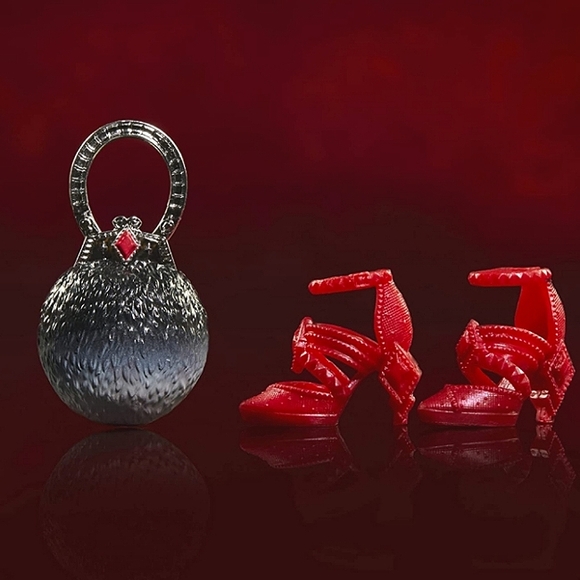 ☆NWT/NIB☆Disney Villains Collection☆CRUELLA DE VIL contemporary Disney Doll☆ - Picture 10 of 15